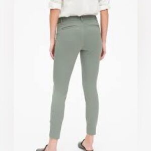 GAP size 6 Olive Slim Crop Trousers, business casual, fitted
